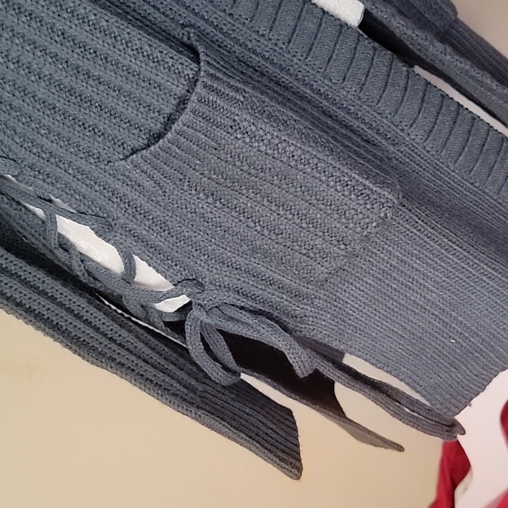 Cardigan - Picture 2 of 6